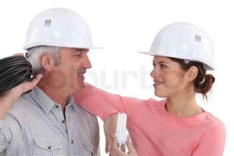 elektriker und sein lehrling stock bild colourbox