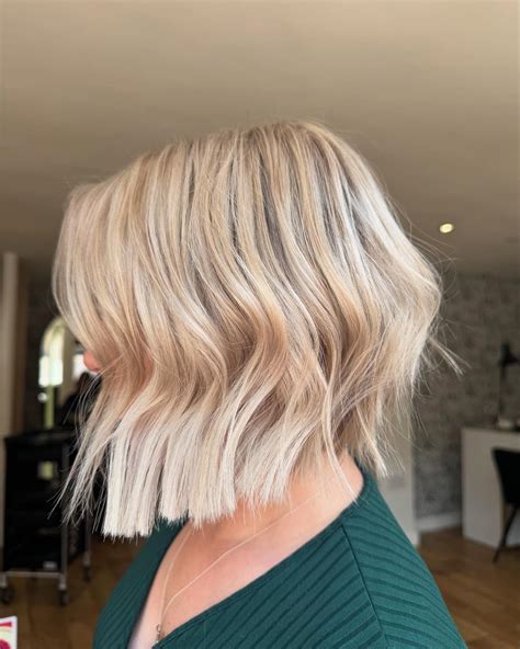 Versatile Choppy Layered Bob Haircuts to Refresh Your Look 26