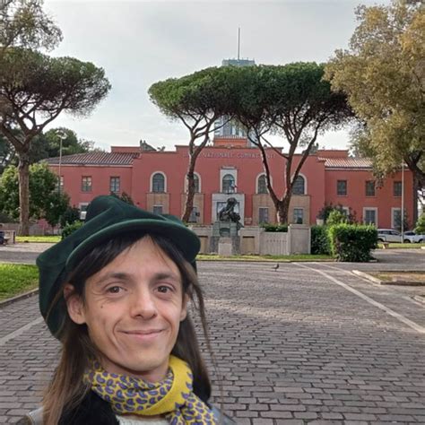 Svelato il mistero del selfie di Lucio Corsi a Latina: la foto diventa