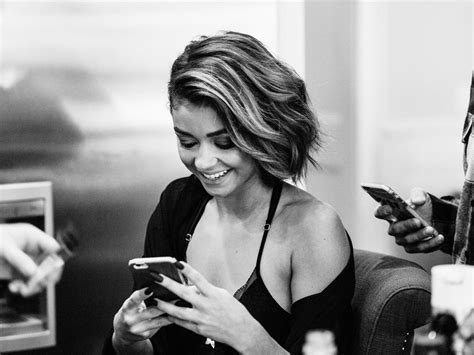 2015 Emmys - Beauty - Teen Vogue Exclusive - Sarah Hyland | Teen Vogue