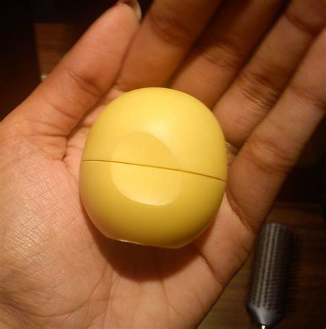 Musings of a Novice: EOS Lip Balm Sphere Review