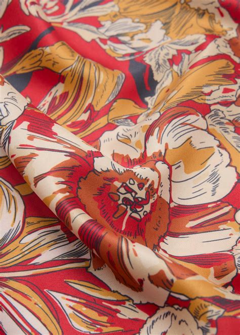 Foulard satiné fleurs - Femme | MANGO Maroc