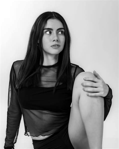 30 000+ Jakara Bella Nude banque d’images et photos libres de droit