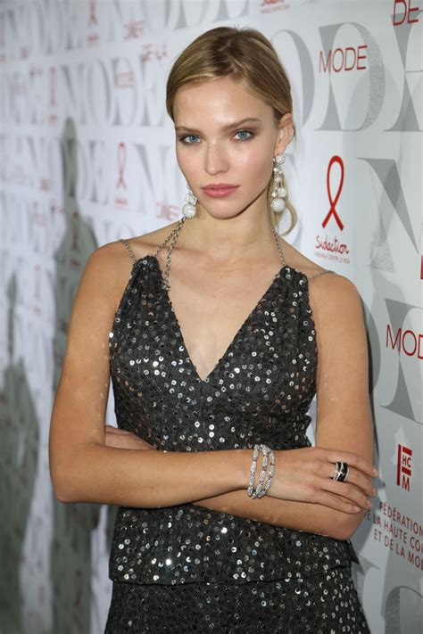 Sasha Luss Street Style : sasha luss street style | Estilos, Estilo