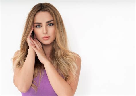 #886878 Sara, Blonde girl, Chairs, Sitting, Pose, Dress, Glance - Rare