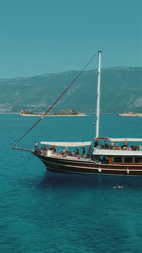 Mature+Spreading+Legs+Video Videos, Download The BEST Free 4k Stock