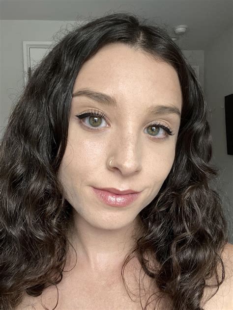 My face.. up close and personal : r/FreckledGirls