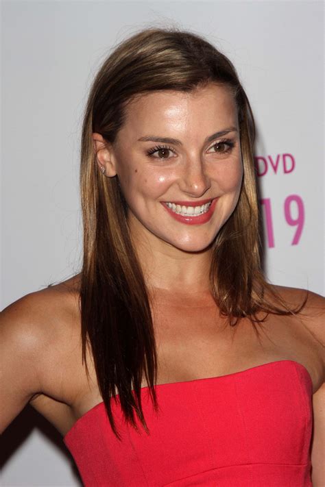 Pictures of Emma Lahana