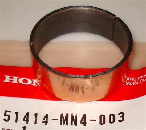 Запчасти : Втулка направляющая передней вилки HONDA 51414-MN4-003