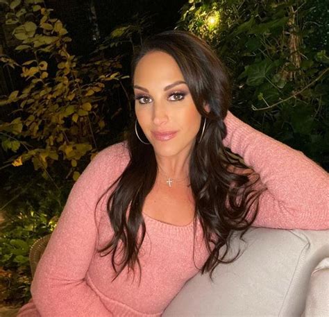 Who is Emily Compagno? Biography, Wiki, Height, Age, Husband, Kids, Net