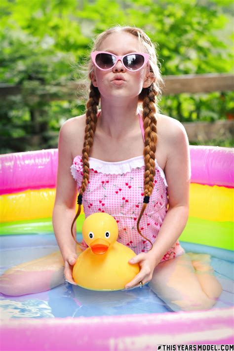 Dolly Little - Little Splash : r/DollyLittle