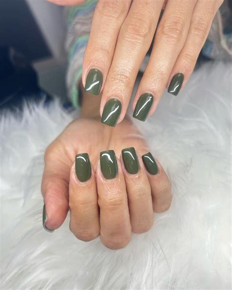 17 Elegant Olive Green Nails Trending in 2024 - Zohna