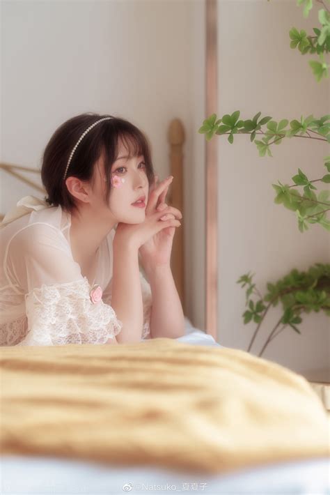 妩媚又可爱的Natsuko_夏夏子，这浑圆饱满的身材太完美了 – 乐图堂