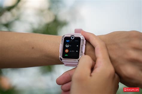 Đây là chiếc smartwatch giúp bạn an tâm khi con đi học, định vị GPS mọi ...