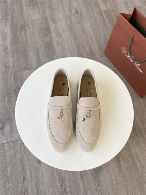 Лоферы женские замшевые Лоро Пиано Charms Walk Beige Premium - купить в ...