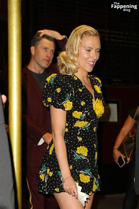 Scarlett Johansson Flaunts Her Sexy Legs at the “Asteroid City