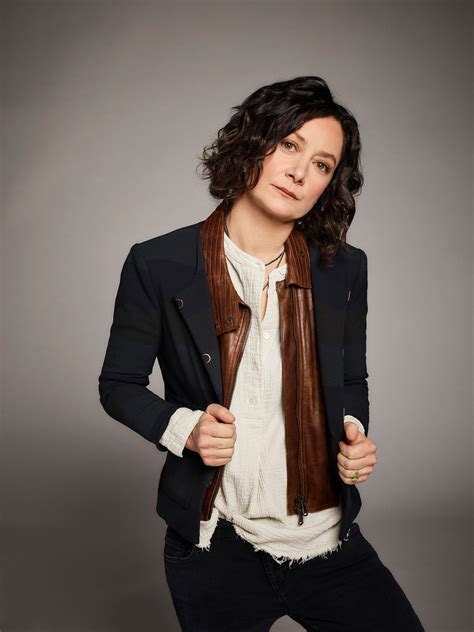 Sara Gilbert Joins Season 3 of Netflix's Atypical