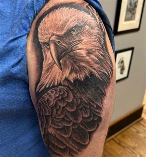 30 Eye-Catching Traditional Eagle Tattoos to Unleash Your Inner Strength | Inku Paw