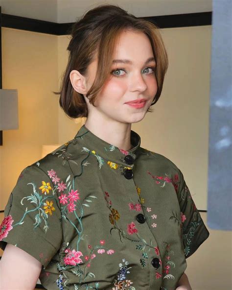 Emma Myers is going to make me cum so hard : r/jerkofftoceleb