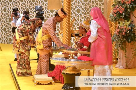 Berita JPM - Keindahan Istiadat Berbedak serikan Majlis...