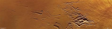 Mars Express Uncovers Collapsed Chains of Craters on Giant Martian Volcano