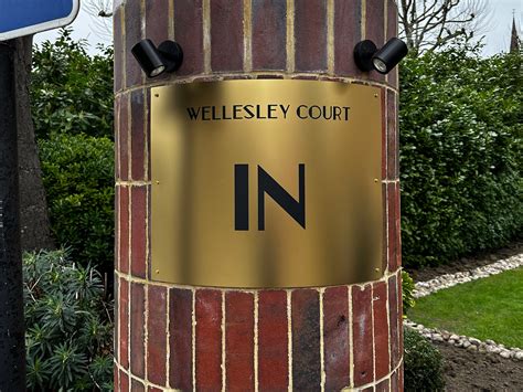 Signage for Wellesley Court, Maida Vale, London. – Goodwin & Goodwin
