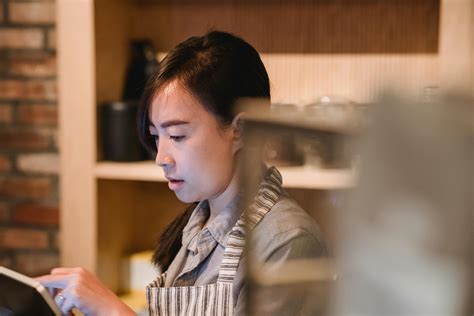 Kiki Slyvanowicz: Unveiling Secrets Behind Her Stunning Success News