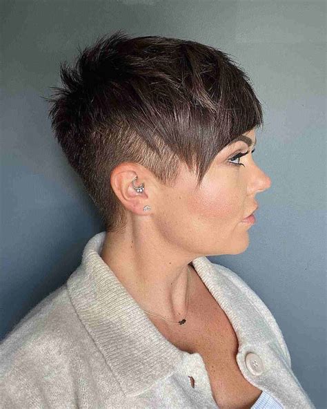 20 Trendy Women’s Undercut Hairstyles for a Bold Look 27