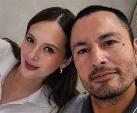 Derek Ramsay laughs off false claims he, Ellen Adarna split