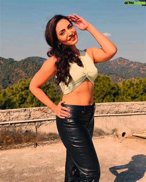 Actress Navina Bole HD Photos and Wallpapers December 2024 | Gethu Cinema