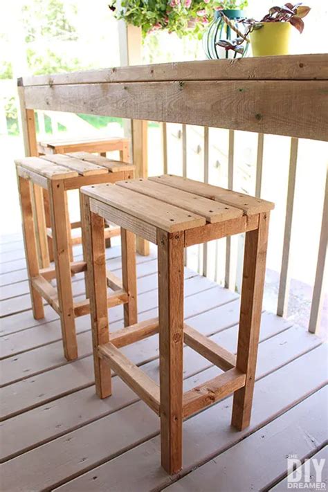 How to build Outdoor Bar Stools - The DIY Dreamer