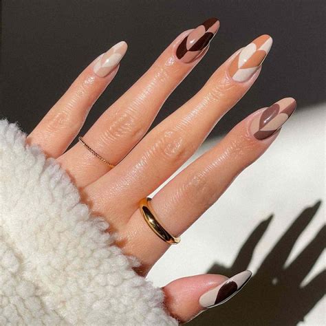 13 Neutral Nail Ideas for Fall with an Elevated Feel