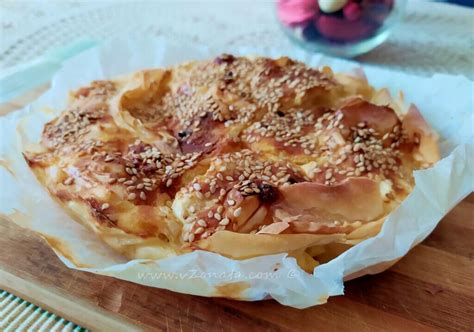 Баничка с кашкавал и сусам – Закуски и печива в зоната