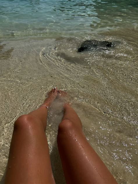 how to fix streaky tan on legs