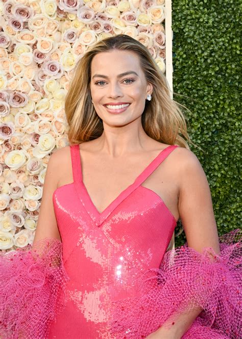 Margot Robbie’s Golden Globes Dress May Be Her Best Barbie-Inspired ...