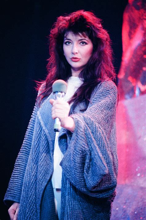 Kate Bush mit 37 Jahre altem Song "Running Up That Hill" auf Platz eins