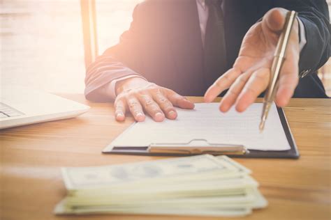 selling  business   financial buyer   strategic buyer