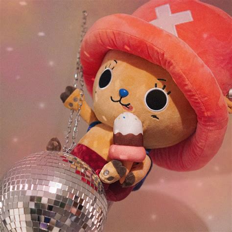 One Piece - Tony Chopper mit Eis New World Plüsch Figur XL | Elbenwald