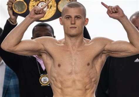 Eimantas Stanionis Decisions Radzhab Butaev in Tough, Physical Fight ...