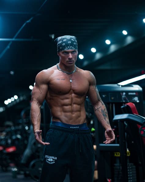 Christian Elliott (@christian.elliott_) • Instagram photos and videos