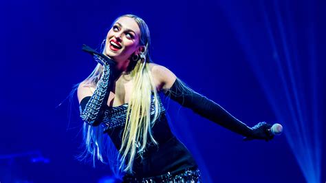 Camille Dhont heeft een lief! ? - Qmusic