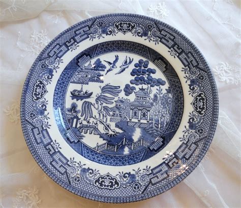 CHURCHILL ENGLAND DINNERWARE Set Willow Pattern