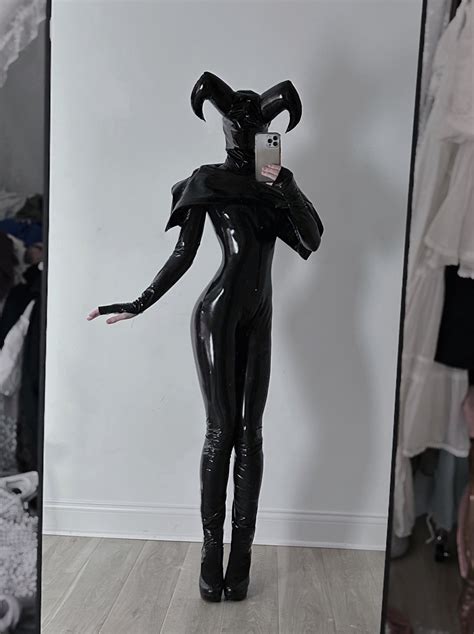 Nora Fawn - Sexy Cosplay Babes