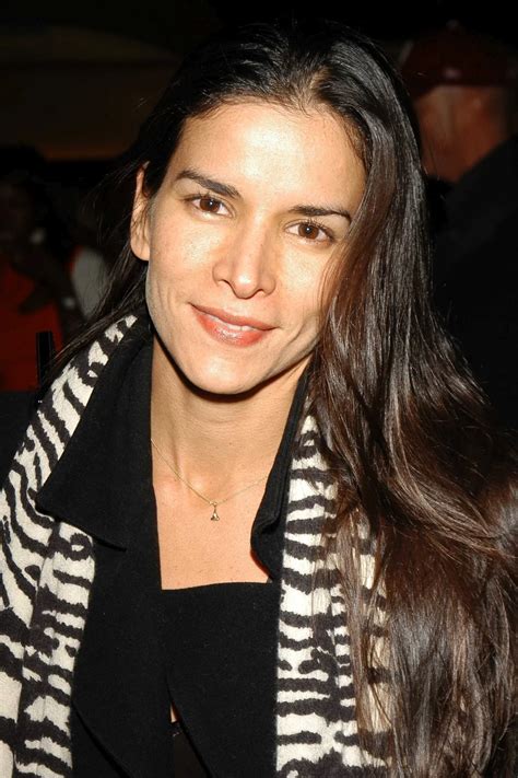Patricia Velasquez : sa biographie, filmographie, et quelques photos