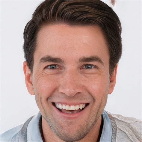 Random Pictures Of People's Faces - img-Abdiel