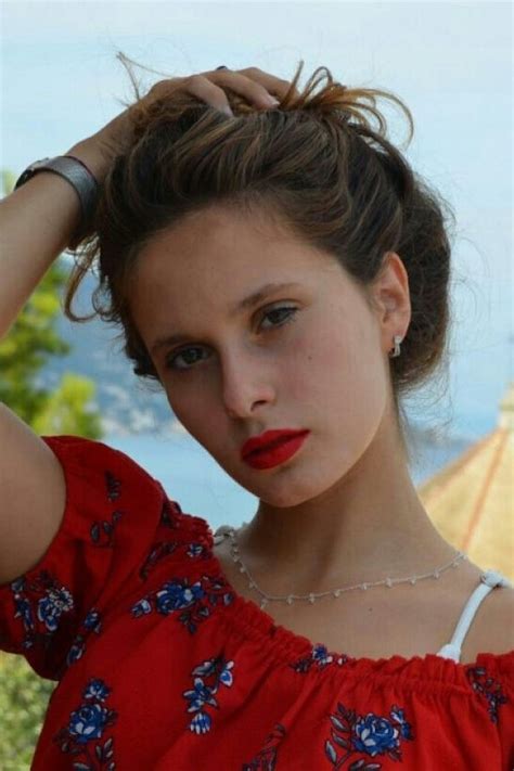 Arianna Becheroni - Biografía, mejores películas, series, imágenes y