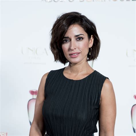 Inma Cuesta y su truco infalible para llevar un vestido midi plisado y