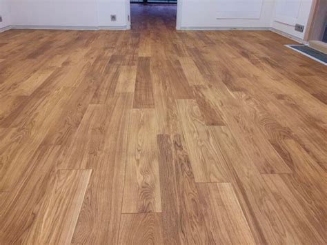 Floor repairing in Cape Cod near me: hardwood, laminate, vinyl