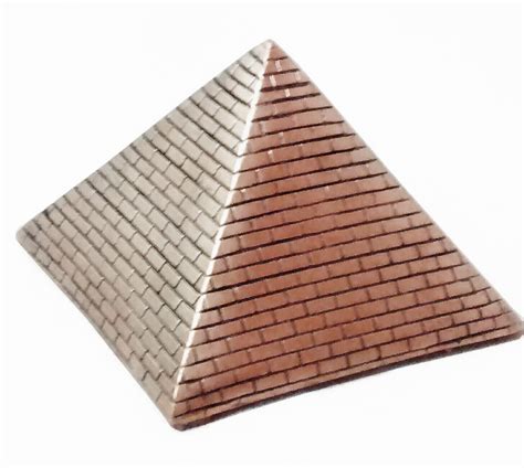 Objetos Em Forma De Piramide - 6