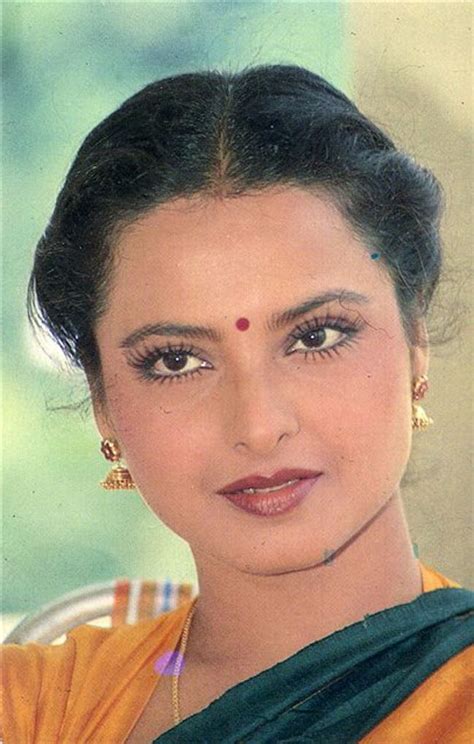 rekha cinema  india nikhil gangavane  nana patekar nana